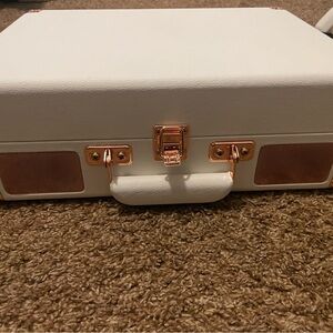 Record player- Victrola